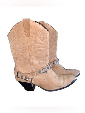 DINGO boots tan suede leather, silver/faux turquoise removable strap/chain 7.5